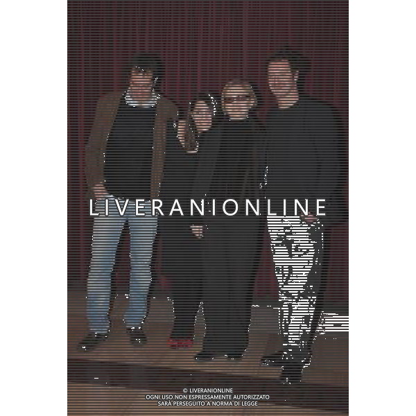 MILANO 1/2/2010 TEATRO MANZONI VIA MANZONI PHOTOCALL DELLO SPETTACOLO TEATRALE: \'DONA FLOR E I SUOI DUE MARITI\' REGIA E DRAMMATURGIA DI EMANUELA GIORDANO NELLA FOTO CATERINA MURINO, PAOLO CALABRESI, PIETRO SERMONTI ED EMANUELA GIORDANO FOTO ROMANO/AG ALDO LIVERANI