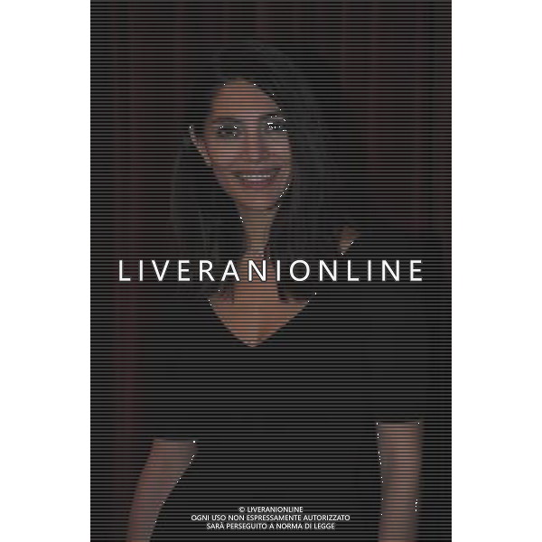 MILANO 1/2/2010 TEATRO MANZONI VIA MANZONI PHOTOCALL DELLO SPETTACOLO TEATRALE: \'DONA FLOR E I SUOI DUE MARITI\' REGIA E DRAMMATURGIA DI EMANUELA GIORDANO NELLA FOTO CATERINA MURINO FOTO ROMANO/AG ALDO LIVERANI
