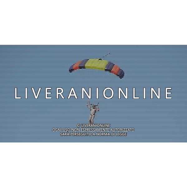 62Á Torneo Viareggio Cup World Football Tournament Coppa Carnevale-Gr.A Gir.1 Viareggio - 01.02.2010 Juventus-Legia Varsavia Nella Foto:PARACADUTISTA /Ph.Vitez-Ag. Aldo Liverani