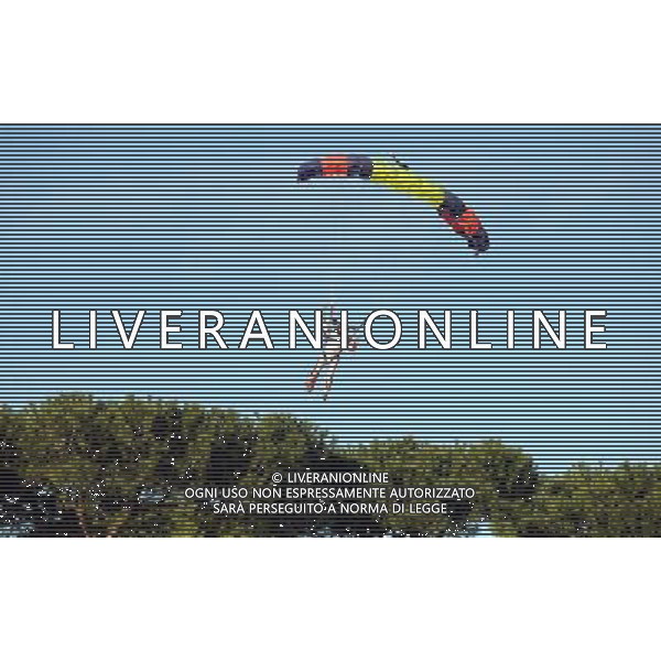 62Á Torneo Viareggio Cup World Football Tournament Coppa Carnevale-Gr.A Gir.1 Viareggio - 01.02.2010 Juventus-Legia Varsavia Nella Foto:PARACADUTISTA /Ph.Vitez-Ag. Aldo Liverani