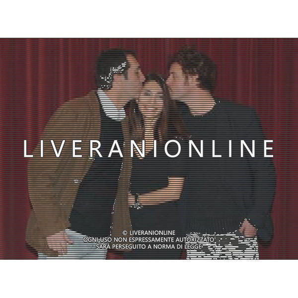 MILANO 1/2/2010 TEATRO MANZONI VIA MANZONI PHOTOCALL DELLO SPETTACOLO TEATRALE: \'DONA FLOR E I SUOI DUE MARITI\' REGIA E DRAMMATURGIA DI EMANUELA GIORDANO NELLA FOTO CATERINA MURINO, PAOLO CALABRESI E PIETRO SERMONTI FOTO FIOCHI/ALDO LIVERANI