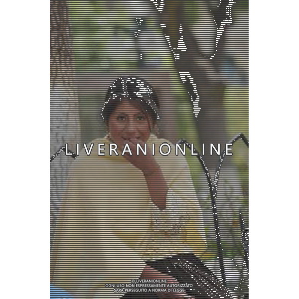 LA PAZ, Dec. 6, 2009 ) -- A woman rests at a plaza in La Paz, Bolivia, Dec. 5, 2009. Donna Boliviana ©photoshot/Agenzia Aldo Liverani Sas - ITALY ONLY -