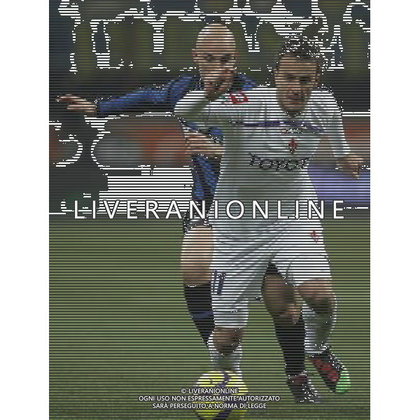 Milano 03-02-2010 Coppa Italia TIM UP 2009/10 SEMIFINALI ANDATA inter-fiorentina 1:0 nella foto alberto gilardino e esteban cambiasso ph marco luzzani/ag aldo liverani s.a.s. 
