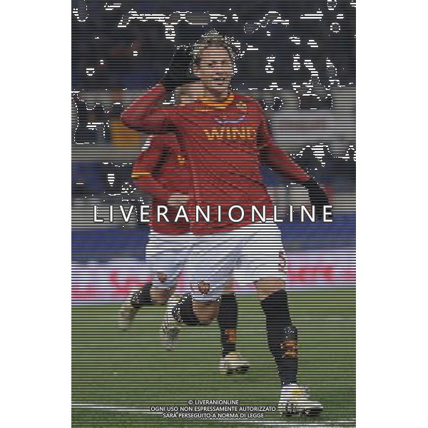 AS Roma vs Udinese 04/02/2010 semifinale di andata Coppa Italia TIM CUP 2009/2010 nella foto: l\'esultanza dopo il gol di Philippe Mexes ph. Corradetti /©Agenzia Aldo Liverani Sas