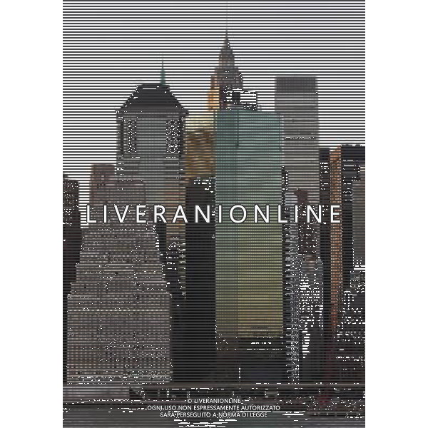 New York, Feb 4. The skyline of the financial district in lower Manhattan from Brooklyn. /Agenzia Aldo Liverani Sas - ITALY ONLY - La citta\' di Manhattan l\'isola su cui sorge l\'omonimo distretto nella contea di New York, Usa