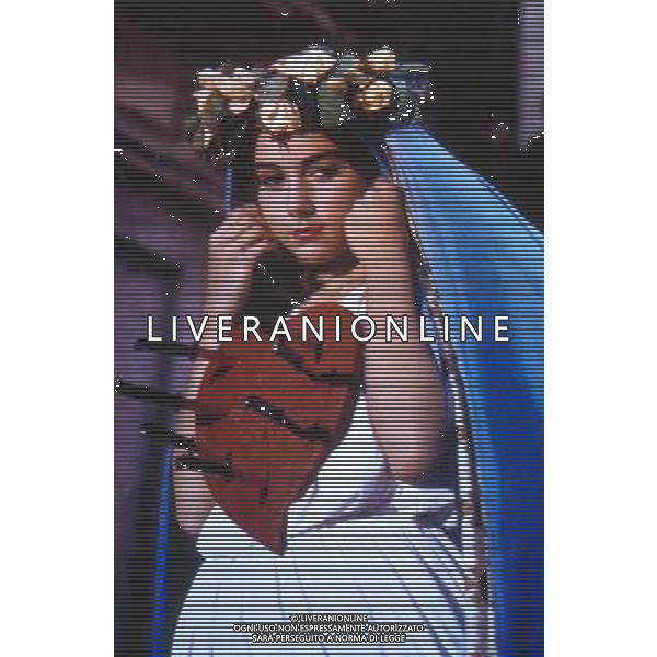 FILM \'ASSICURARSI VERGINE\' NELLA FOTO ROMINA POWER AG ALDO LIVERANI
