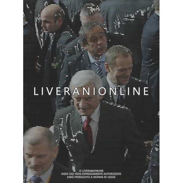 European Parliament President, Polish Jerzy Buzek (C) ,Polish Prime Minister Donald Tusk and UEFA President Michel Platini (back) after the UEFA EURO 2012 qualifying Draw Cremony in the Congress Hall of the Palace of Culture and Science in Warsaw, Poland, 7 February 2010. /Agenzia Aldo Liverani Sas - ITALY ONLY - VARSAVIA: SORTEGGI DI QUALIFICAZIONE AGLI EUROPEI DI CALCIO UCRAINA-POLONIA 2012