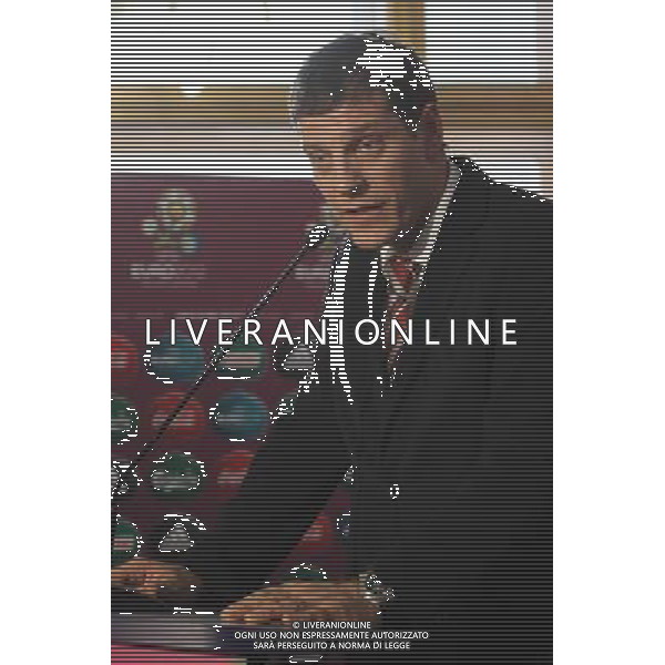 Slaven Bili¾, head coach of Croatia team, speaks to media after the draw for the UEFA EURO 2012 soccer championschips in the Congress Hall of the Palace of Culture and Science in Warsaw, Poland, 7 February 2010. 51 teams taking part in the Euro 2012 qualifications will create nine groups. Six of them will consist of six teams, and three of them Ð five. Winners and one team from the second place with the best achievements will advance to championships directly. The other eight teams classified on the second position in the group will set up four pairs. The EURO 2012 European soccer championship will kick off June 2012 in Poland and Ukraine. The opening match at the National Stadium in Warsaw will take place on 8 June. Eliminations will begin in September 2010 and will last until autumn 2011. /Agenzia Aldo Liverani Sas - ITALY ONLY - VARSAVIA: SORTEGGI DI QUALIFICAZIONE AGLI EUROPEI DI CALCIO UCRAINA-POLONIA 2012