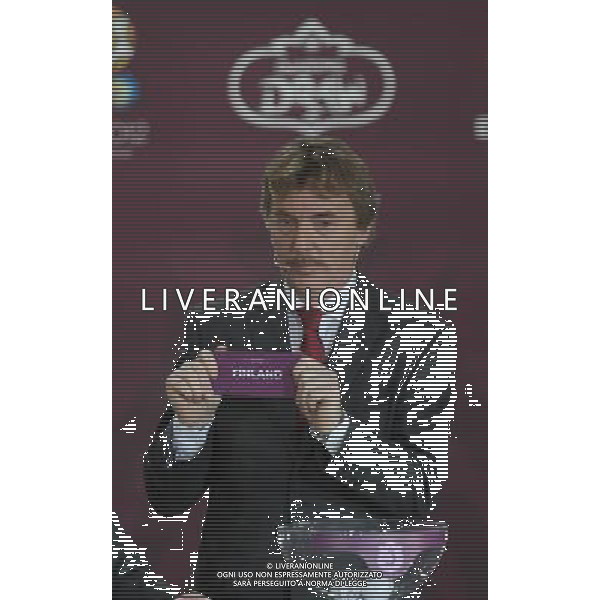 Polish former football star Zbigniew Boniek draws Finland durnig the UEFA EURO 2012 qualifying Draw Cremony in the Congress Hall of the Palace of Culture and Science in Warsaw, Poland, 7 February 2010. 51 teams taking part in the Euro 2012 qualifications will create nine groups. Six of them will consist of six teams, and three of them – five. Winners and one team from the second place with the best achievements will advance to championships directly. The other eight teams classified on the second position in the group will set up four pairs. The EURO 2012 European soccer championship will kick off June 2012 in Poland and Ukraine. The opening match at the National Stadium in Warsaw will take place on 8 June. Eliminations will begin in September 2010 and will last until autumn 2011. /Agenzia Aldo Liverani Sas - ITALY ONLY - VARSAVIA: SORTEGGI DI QUALIFICAZIONE AGLI EUROPEI DI CALCIO UCRAINA-POLONIA 2012