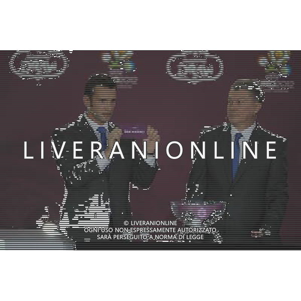 Ukrainian football star Andriy Shevchenko (L) draws San Mariono next the former Ukrainian soccer player Oleg Blokhin durnig the UEFA EURO 2012 qualifying Draw Cremony in the Congress Hall of the Palace of Culture and Science in Warsaw, Poland, 7 February 2010. /Agenzia Aldo Liverani Sas - ITALY ONLY - VARSAVIA: SORTEGGI DI QUALIFICAZIONE AGLI EUROPEI DI CALCIO UCRAINA-POLONIA 2012