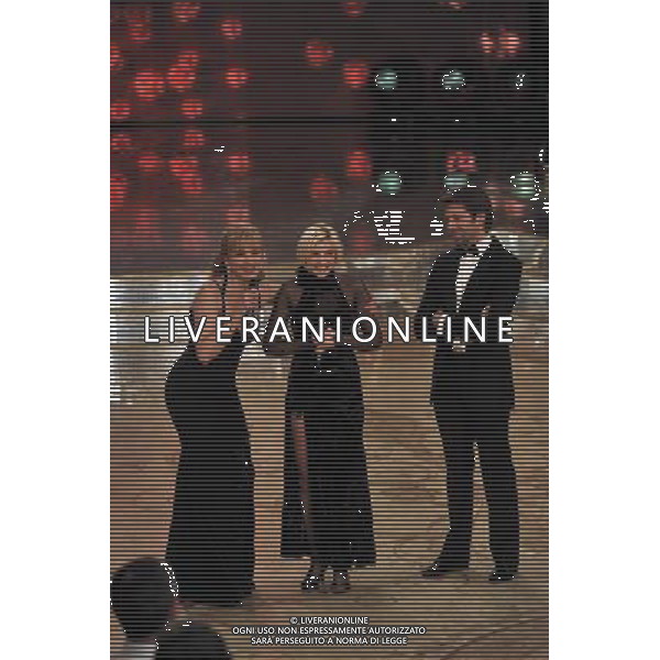 ROMA - AUDITORIUM RAI 6.02.10 BALLANDO CON LE STELLE nella foto: MILLY CARLUCCI - CLOTILDE COURAU ED EMANUELE FILIBERTO DI SAVOIA © Massimo Bruni - ag. Aldo liverani sas