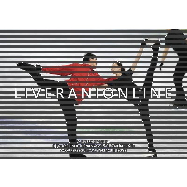 (100210) -- VANCOUVER, Feb. 10, 2010 () -- China\'s Zhang Dan (R) and Zhang Hao train in preparation for the figure skating competition of Vancouver 2010 Winter Olympic Games on Feb. 9, 2010. (/Yang Lei) /Agenzia Aldo Liverani Sas - ITALY ONLY - ALLENAMENTO E PREPARAZIONE DEGLI ATLETI CHE PARTECIPERANNO AI GIOCHI OLIMPICI INVERNALI DELLE OLIMPIADI DI VANCOUVER 2010