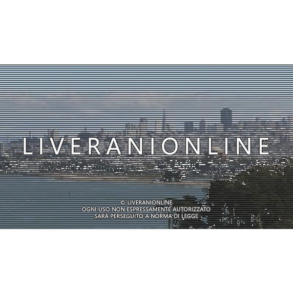 (100210) -- SAN FRANCISC0, Feb. 10, 2010 () -- Photo taken on Feb. 8, 2010 shows the Site of the Panama Pacific International Exposition (the building with a dome) in San Francisco, California, the United States. As a celebration of the completion of the Panama Canal, the exposition held here in 1915 was a tremendous success. Constructed from temporary materials, almost all the fair\'s various buildings and attractions were pulled down in late 1915.The only surviving building, the Palace of Fine Arts, remained in place and was completely reconstructed in the 1960\'s. (/Wu Kaixiang) (wjd) /Agenzia Aldo Liverani Sas - ITALY ONLY - VEDUTA PANORAMICA DELLA CITTA\' DI SAN FRANCISCO, CALIFORNIA , USA