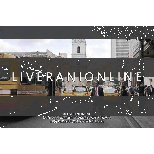 (100205) -- BOGOTA, Feb. 5, 2010 () -- Local residents go to work by foot or by buses in the streets of Bogota, capital of Colombia, Feb. 4, 2010. More than 1.4 million private cars on Thursday were forbidden to run on the roads of Bogota during daytime at the Car Free Day; residents could take buses, taxis or ride bikes instead. The Bogota Car Free Day was established as an annual event since 2000. (/Huang Yongxian)(axy) /Agenzia Aldo Liverani Sas - ITALY ONLY - LE STRADE DELLA CITTA\' DI BOGOTA VUOTE E LIBERE NEL \'GIORNO SENZA AUTO\' CON IL DIVIETO DI TRANSITO PER LE AUTO PRIVATE