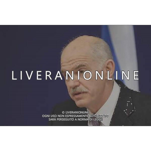 Greek Prime Minister George Papandreou speaks during a media conference after an EU summit in Brussels, Belgium on 2010-02-11 Germany and France dangled a limited promise of \'political support\' but no financial aid for debt-burdened Greece at a meeting of European Union leaders Thursday, trying to defuse market fears about the about the future of the euro and Europe\'s economic unity. © by Wiktor Dabkowski /Agenzia Aldo Liverani Sas - ITALY ONLY - BRUXELLES: Summit della commissione europea sulla crisi economica e finanziaria dell\'europa