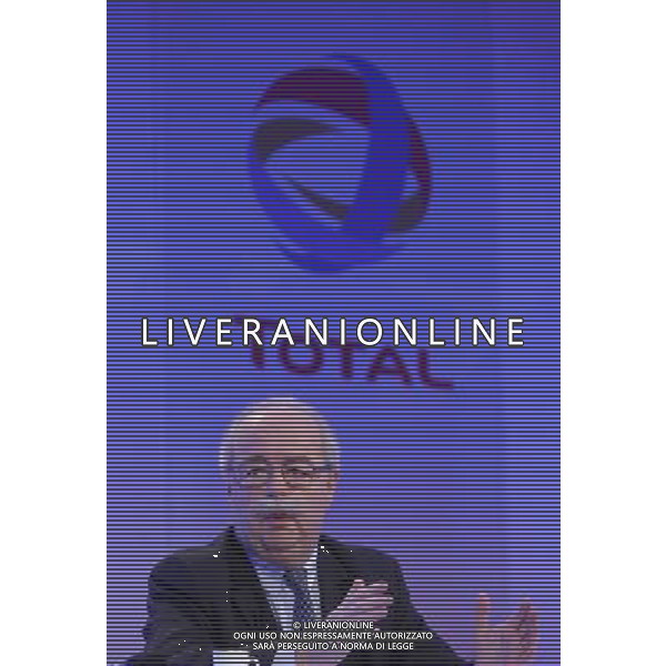 (100211) -- PARIS, Feb. 11, 2010 () -- French petroleum giant Total Chief Executive Officer Christophe de Margerie addresses a press conference in Paris, capital of France, Feb. 11, 2010. Total posted a profit of 7.8 billion euros (10.9 billion dollars) in 2009, a drop of 44 percent from the previous year due to falling oil prices. (/Zhang Yuwei) /Agenzia Aldo Liverani Sas - ITALY ONLY - PARIGI - Christophe de Margerie, amministratore delegato della Compagnia Petrolifera Total