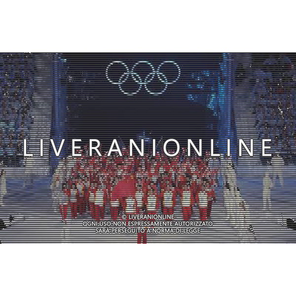 (100212) -- VANCOUVER, Feb. 12, 2010 -- Members of the Chinese delegation parade into the stadium during the opening ceremony for the 2010 Winter Olympic Games inside the BC Place stadium in Vancouver, Canada on Feb. 12, 2010. Yang Lei) (hy) /Agenzia Aldo Liverani Sas - ITALY ONLY - CERIMONIA D\'APERTURA DEI XXI GIOCHI OLIMPICI INVERNALI OLIMPIADI DI VANCOUVER 2010 - CANADA