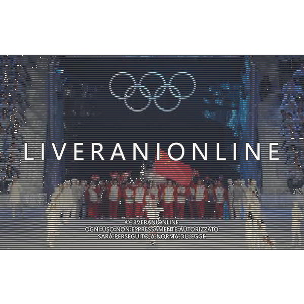 (100212) -- VANCOUVER, Feb. 12, 2010 -- Members of the Chinese delegation parade into the stadium during the opening ceremony for the 2010 Winter Olympic Games inside the BC Place stadium in Vancouver, Canada on Feb. 12, 2010. Yang Lei) (hy) /Agenzia Aldo Liverani Sas - ITALY ONLY - CERIMONIA D\'APERTURA DEI XXI GIOCHI OLIMPICI INVERNALI OLIMPIADI DI VANCOUVER 2010 - CANADA
