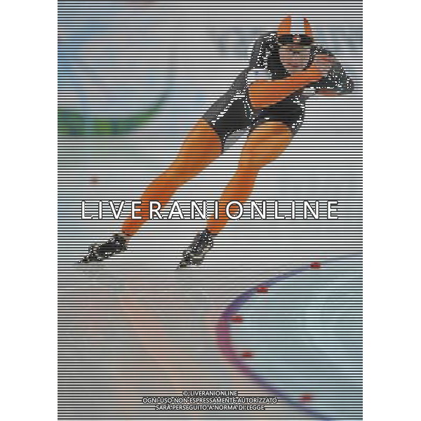 (100213) -- VANCOUVER, Feb. 13, 2010 -- Sven Kramer of the Netherlands competes for men\'s 5000m final of speed skating at the 2010 Winter Olympic Games in Vancouver, Canada, Feb. 13, 2010. Sven Kramer, the world record holder claimed the gold and broke the Olympic record with 6:16.60. Wu Wei) /Agenzia Aldo Liverani Sas - ITALY ONLY - 21mi GIOCHI OLIMPICI INVERNALI OLIMPIADI DI VANCOUVER 2010 (CANADA)
