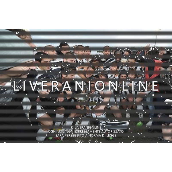 62Á Torneo Viareggio Cup World Football Tournament Coppa Carnevale Finale Viareggio - 15.02.2010 Juventus-Empoli Nella Foto:ESULTANZA FINALE CON LA COPPA /Ph.Vitez-Ag. Aldo Liverani