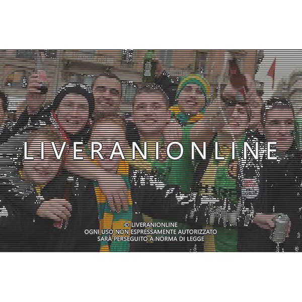 MILANO 16/2/2010 TIFOSI DEL MANCHESTER UNITED IN PIAZZA DUOMO, PRIMA DELLA PARTITA DI COPPA CAMPIONI CONTRO IL MILAN CALCIO FOTO ROMANO/AG ALDO LIVERANI