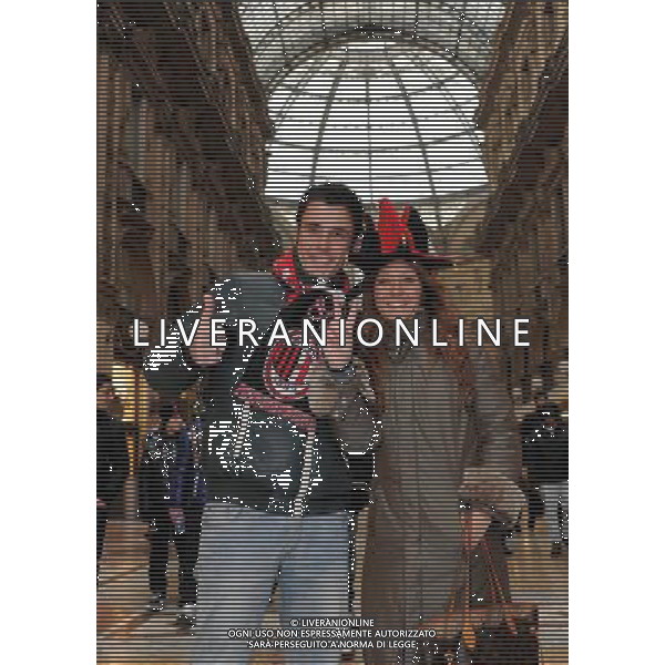 MILANO 16/2/2010 TIFOSI DEL MILAN CALCIO IN PIAZZA DUOMO, PRIMA DELLA PARTITA DI COPPA CAMPIONI CONTRO IL MANCHESTER UNITED FOTO ROMANO/AG ALDO LIVERANI