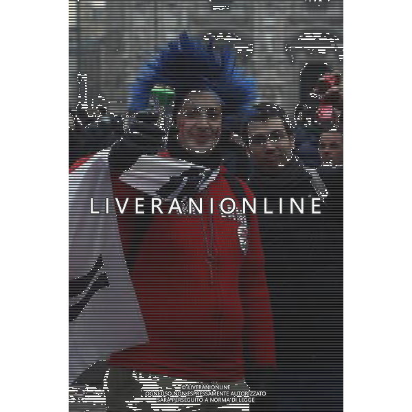 Milano - Piazza Duomo Tifosi del Manchester United attendono il grande match di Coppa Campioni contro il Milan foto Antonio Sorano - Ag. Aldo Liverani sas