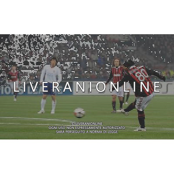 Champions League 2009/2010 Ottavi di Finale Milano - 16.02.2010 Milan-Manchester United Nella Foto: il gol di ronaldinho /Ph.Vitez-Ag. Aldo Liverani