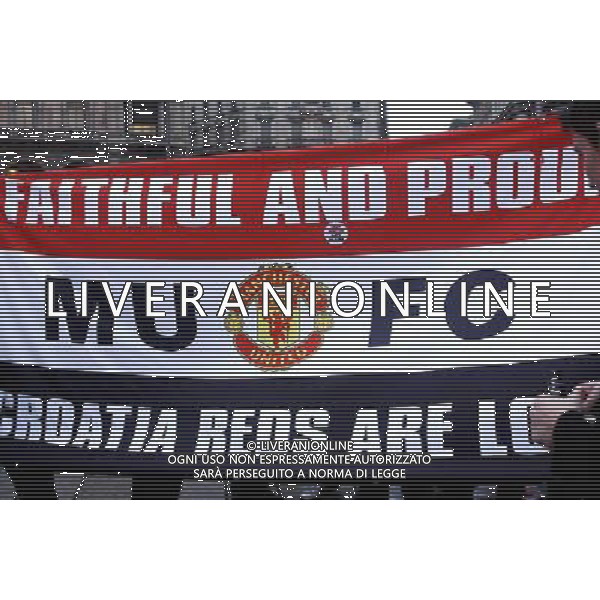 Milano - Piazza Duomo Tifosi del Manchester United attendono il grande match di Coppa Campioni contro il Milan foto Antonio Sorano - Ag. Aldo Liverani sas