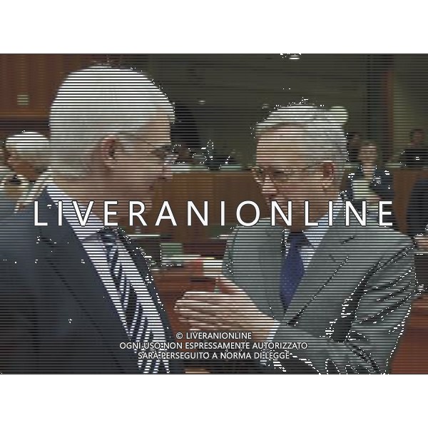 British Chancellor of the exchequer Alistair Darling (L) chats with Italian Finance Minister Giulio Tremonti at the start of a European finance ministers council, Ecofin meeting in Brussels, Belgium on 2010-02-16 © by Wiktor Dabkowski /Agenzia Aldo Liverani Sas - ITALY ONLY - CONSIGLIO DEI MINISTRI DELLE FINANZE EUROPEI A BRUXELLES