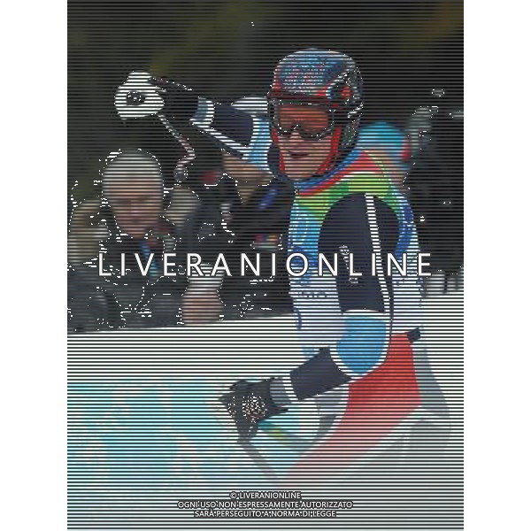 (100215) -- WHISTLER, Feb. 15, 2010 () -- Norway\'s Aksel Lund Svindal celebrates after competing in the men\'s downhill final of Alpine Skiing at the 2010 Winter Olympic Games in Whistler Creekside, Canada, Feb. 15, 2010. Askel Lund Svindal won a silver medal of the event. (/Shen Hong) /Agenzia Aldo Liverani Sas - ITALY ONLY - CANADA: 21mi GIOCHI OLIMPICI INVERNALI OLIMPIADI DI VANCOUVER 2010 - SPECIALITA\' GARA DI SCI ALPINO DISCESA LIBERA MASCHILE