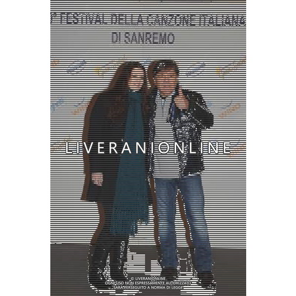 60mo FESTIVAL DELLA CANZONE ITALIANA A SANREMO 2010 NELLA FOTO: IRENE FORNACIARI CON I NOMADI © GAZZANIGA - AG. ALDO LIVERANI SAS