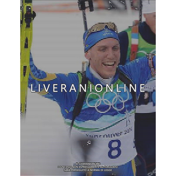 (100216) -- WHISTLER, Feb. 16, 2010 () -- Sweden\'s Bjorn Ferry celebrates the men\'s 12.5km pursuit of biathlon at the 2010 Winter Olympic Games in Whistler Olympic Park, Canada, Feb. 16, 2010. Bjorn Ferry won the gold medal of the event. (/Chen Kai) /Agenzia Aldo Liverani Sas - ITALY ONLY - 21mi GIOCHI OLIMPICI INVERNALI OLIMPIADI DI VANCOUVER 2010 (CANADA)