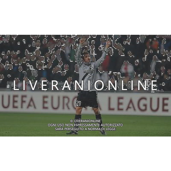 UEFA Europa League 2009/2010 Sedicesimi di Finale Amsterdam - 18.02.2010 Ajax-Juventus Nella Foto:GRYGERA SALUTA I SUOI VECCHI TIFOSI /Ph.Vitez-Ag. Aldo Liverani