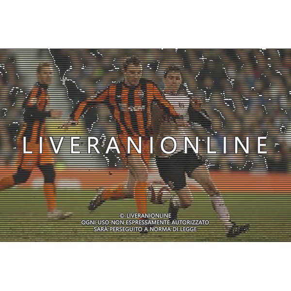 UEFA Europa League 2009/2010 Sedicesimi di Finale Londra - 18.02.2010 FULHAM LONDON - SHAKHTAR DONETSK 2:1 Nella Foto:OLEKSANDR KUCZER ZOLTAN GERA © PIOTR KUCZA/NEWSPIX.PL - Ag. Aldo Liverani sas ITALY ONLY 