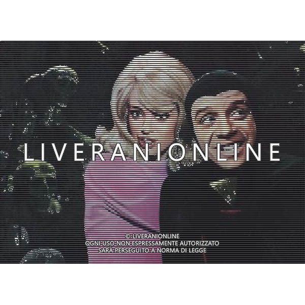 FILM\'ARRIVA DORELLIK\' 1974 nella foto johnny dorelli-margaret lee ag aldo liverani
