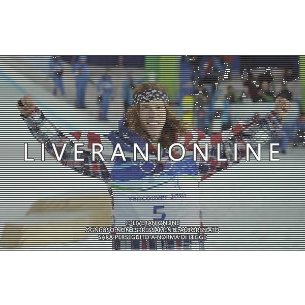 (100217) -- VANCOUVER, Feb. 17, 2010 () -- Shaun White of the United States jubilates after the men\'s halfpipe final of snowboarding at the 2010 Winter Olympic Games in Vancouver, Canada, Feb. 17, 2010. Shaun White won the title of the event with 48.4 points. (/Wu Wei) /Agenzia Aldo Liverani Sas - ITALY ONLY CANADA: 21mi GIOCHI OLIMPICI INVERNALI OLIMPIADI DI VANCOUVER 2010