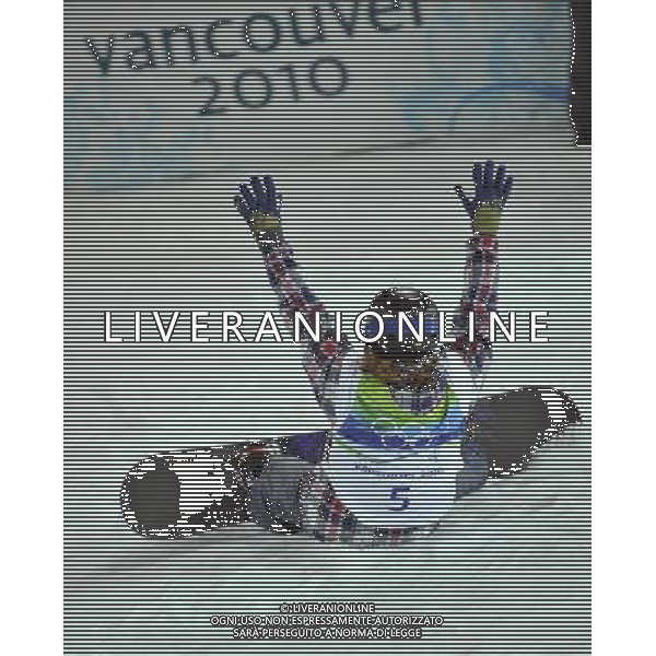 (100217) -- VANCOUVER, Feb. 17, 2010 () -- Shaun White of the United States jubilates after the men\'s halfpipe final of snowboarding at the 2010 Winter Olympic Games in Vancouver, Canada, Feb. 17, 2010. Shaun White won the title of the event with 48.4 points. (/Wu Wei) /Agenzia Aldo Liverani Sas - ITALY ONLY CANADA: 21mi GIOCHI OLIMPICI INVERNALI OLIMPIADI DI VANCOUVER 2010