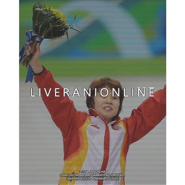 (100217) -- VANCOUVER, Feb. 17, 2010 () -- China\'s Wang Meng reacts after the women\'s 500m final of short track speed skating at the 2010 Winter Olympic Games in Vancouver, Canada, Feb. 17, 2010. Wang Meng claimed the title of the event with a time of 43.048 seconds. (/Xu Jiajun) /Agenzia Aldo Liverani Sas - ITALY ONLY CANADA: 21mi GIOCHI OLIMPICI INVERNALI OLIMPIADI DI VANCOUVER 2010