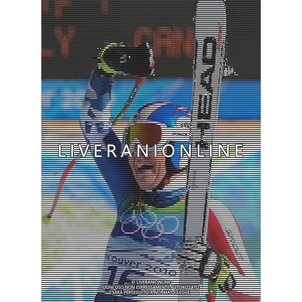 (100217) -- VANCOUVER, Feb. 17, 2010 () -- Lindsey Vonn of the United States jubilates after competing for the women\'s downhill of Alpine Skiing at the 2010 Winter Olympic Games in Whistler, Canada, Feb. 17, 2010. Lindsey Vonn won the gold medal with a time of 1:44.19. (/Shen Hong) /Agenzia Aldo Liverani Sas - ITALY ONLY CANADA: 21mi GIOCHI OLIMPICI INVERNALI OLIMPIADI DI VANCOUVER 2010