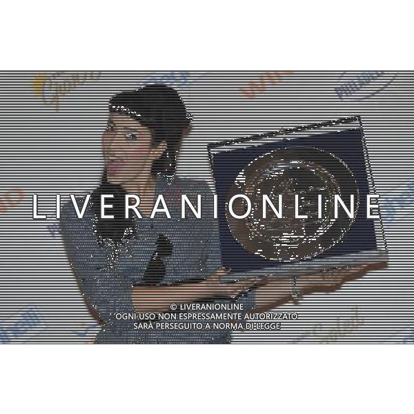 SANREMO 20/02/2010 60mo FESTIVAL DELLA CANZONE ITALIANA PHOTOCALL \'VINCITORE PREMIO CRITICA CATEGORIA GIOVANI\' NELLA FOTO Nina Zilli vincitrice premio critica PH.AG ALDO LIVERANI SAS