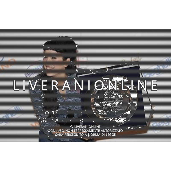 SANREMO 20/02/2010 60mo FESTIVAL DELLA CANZONE ITALIANA PHOTOCALL \'VINCITORE PREMIO CRITICA CATEGORIA GIOVANI\' NELLA FOTO Nina Zilli vincitrice premio critica PH.AG ALDO LIVERANI SAS