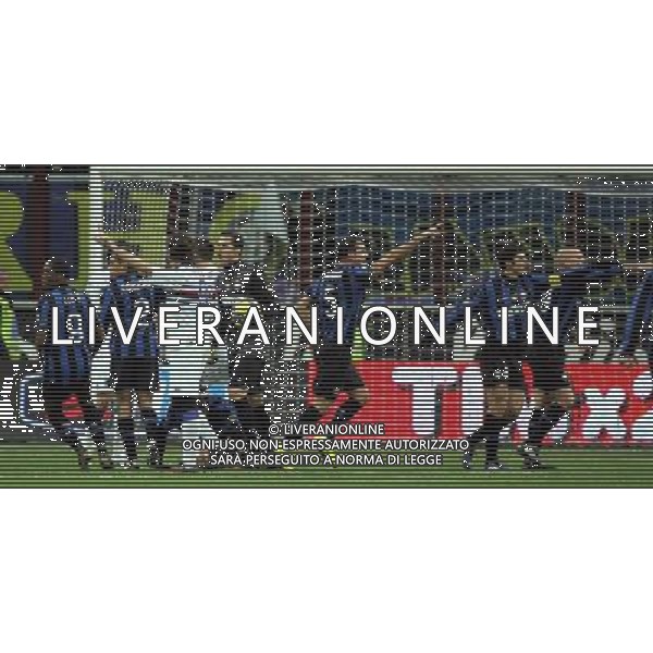 INTER - SAMPDORIA CAMPIONATO CALCIO SERIE A TIM 20/02/2010 NELLA FOTO LE PROTESTE DEI GIOCATORI DELL\'INTER DOPO IL FALLO DI PAZZINI SU LUCIO ©LUZZANI/AGENZIA ALDO LIVERANI SAS