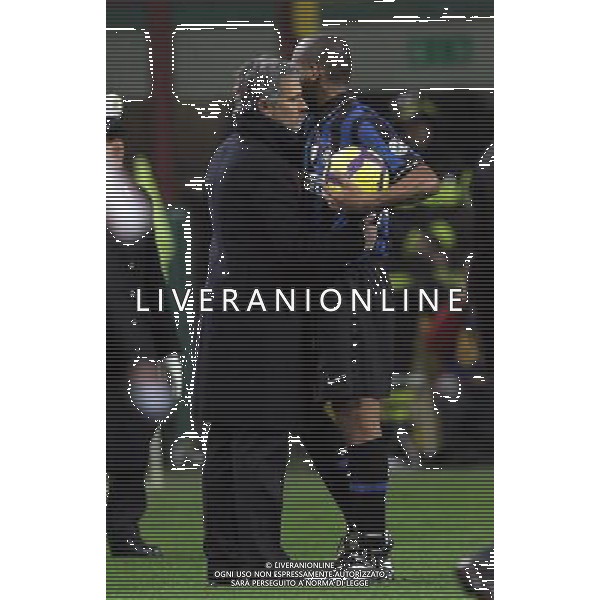 INTER - SAMPDORIA CAMPIONATO CALCIO SERIE A TIM 20/02/2010 NELLA FOTO ABBRACCIO DI JOSE\' MOURINHO CON MAICON A FINE GARA ©LUZZANI/AGENZIA ALDO LIVERANI SAS
