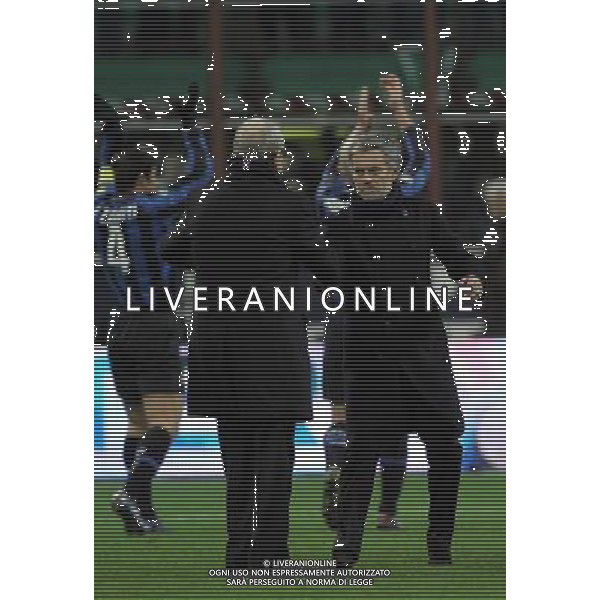 INTER - SAMPDORIA CAMPIONATO CALCIO SERIE A TIM 20/02/2010 NELLA FOTO STRETTA DI MANO DI JOSE\' MOURINHO CON LUIGI DEL NERI A FINE GARA ©LUZZANI/AGENZIA ALDO LIVERANI SAS