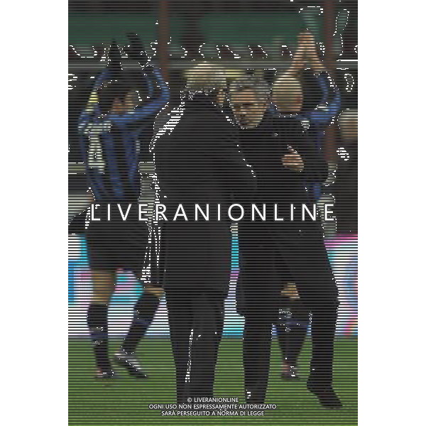 INTER - SAMPDORIA CAMPIONATO CALCIO SERIE A TIM 20/02/2010 NELLA FOTO STRETTA DI MANO DI JOSE\' MOURINHO CON LUIGI DEL NERI A FINE GARA ©LUZZANI/AGENZIA ALDO LIVERANI SAS