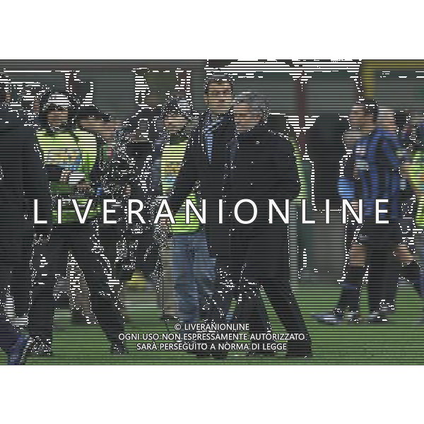 INTER - SAMPDORIA CAMPIONATO CALCIO SERIE A TIM 20/02/2010 NELLA FOTO JOSE\' MOURINHO LASCIA IL CAMPO A FINE GARA ©LUZZANI/AGENZIA ALDO LIVERANI SAS