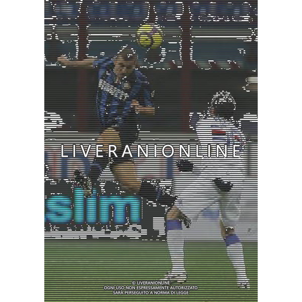 Milano 20-02-2010 Serie A TIM 2009/2010 inter-sampdoria 0:0 nella foto walter samuel e giampaolo pazzini ph marco luzzani/ag aldo liverani s.a.s.