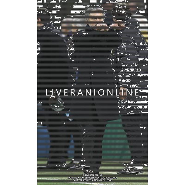 Milano 20-02-2010 Serie A TIM 2009/2010 inter-sampdoria 0:0 nella foto jose\' mourinho fa\' il gesto delle mani legate ph marco luzzani/ag aldo liverani s.a.s.