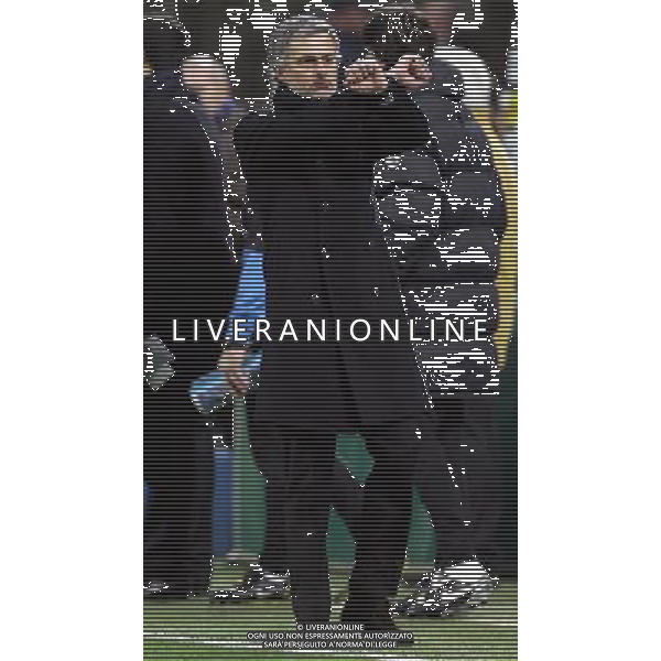 Milano 20-02-2010 Serie A TIM 2009/2010 inter-sampdoria 0:0 nella foto jose\' mourinho fa\' il gesto delle mani legate ph marco luzzani/ag aldo liverani s.a.s.